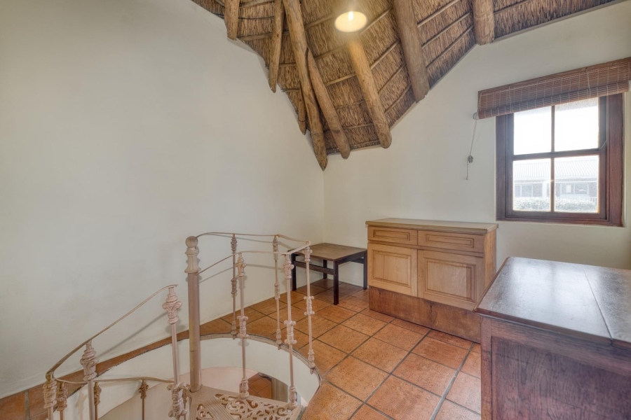 5 Bedroom Property for Sale in De Kelders Western Cape